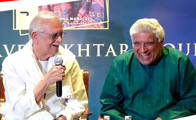 देखें VIDEO: हमेशा दिल को मोह लेती है गुलज़ार और जावेद अख़्तर की गुफ़्तगू