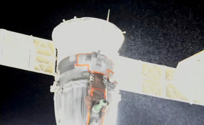 Russia To Send Rocket To Retrieve Crew From International Space Station