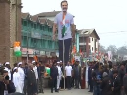 राहुल गांधी ने श्रीनगर के लाल चौक पर तिरंगा फहराया राहुल गांधी ने श्रीनगर के लाल चौक पर तिरंगा फहराया