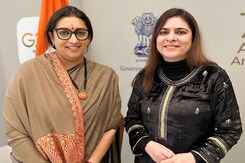 स्मृति ईरानी ने दावोस में NDTV से कहा - "PM मोदी के रिफॉर्म्स का है व्यापक प्रभाव" स्मृति ईरानी ने दावोस में NDTV से कहा - "PM मोदी के रिफॉर्म्स का है व्यापक प्रभाव"