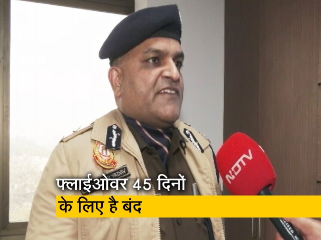 आश्रम फ्लाईओवर बंद होने से जाम, Google Map का सहारा ले रही ट्रैफिक पुलिस