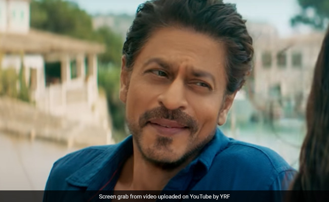 Shah Rukh Khan Was Asked To Give A "Genuine Review" Of <i>Pathaan</i>. His Reply
