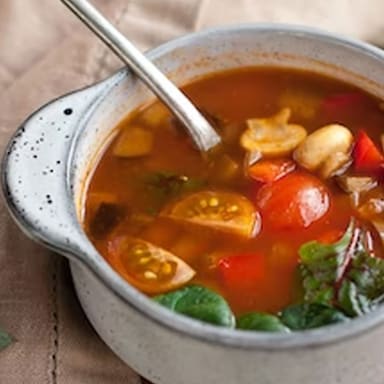 5 Guilt-Free Dinner Options Under 300 Calories To Order Tonight