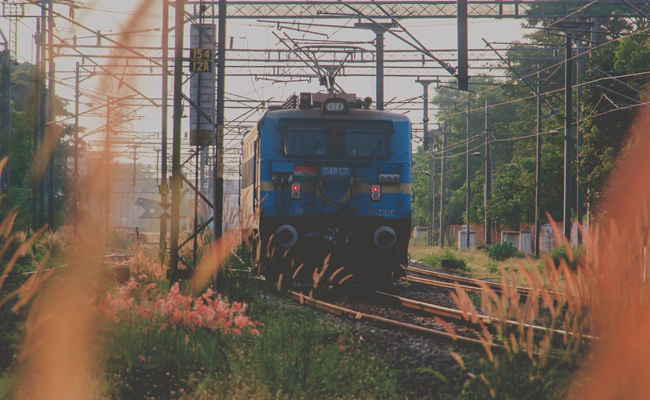 40 Passengers Fall Sick After Consuming Food On Chennai-Pune Train: Report