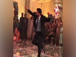 ऋतिक रोशन के गाने पर पाकिस्तानी लड़के ने सूट-बूट में किया ऐसा डांस, देखते रह गए लोग- वीडियो हुआ वायरल ऋतिक रोशन के गाने पर पाकिस्तानी लड़के ने सूट-बूट में किया ऐसा डांस, देखते रह गए लोग- वीडियो हुआ वायरल