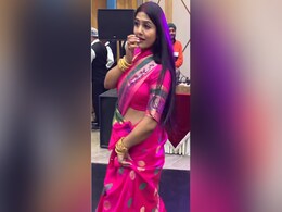 Video: 'चलो इश्क लड़ाएं...' गाने पर भाभी ने लगाए ऐसे ठुमके, देखते रह गए भैया, उड़ गए होश Video: 'चलो इश्क लड़ाएं...' गाने पर भाभी ने लगाए ऐसे ठुमके, देखते रह गए भैया, उड़ गए होश