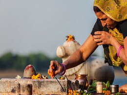 Astro Tips: घर में करेंगे ये 5 उपाय तो मान्यतानुसार धन-धान्य से समृद्ध रहेगा परिवार, आएगी बरकत  Astro Tips: घर में करेंगे ये 5 उपाय तो मान्यतानुसार धन-धान्य से समृद्ध रहेगा परिवार, आएगी बरकत