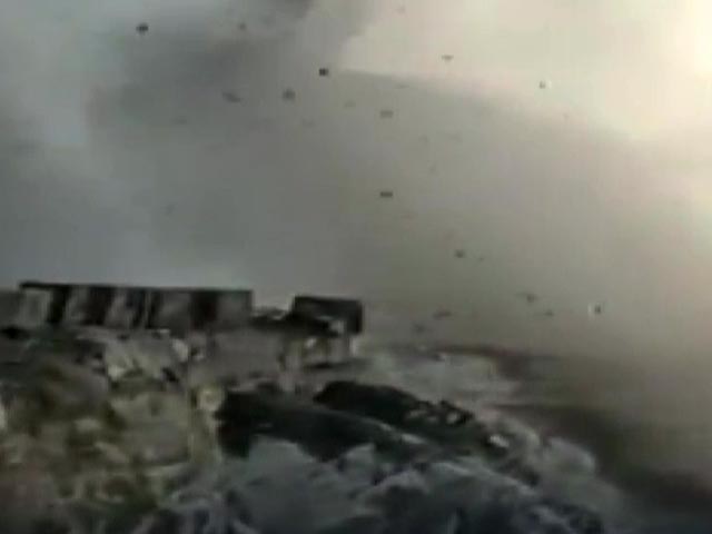 जम्मू-कश्मीर में पत्थर गिरने से राष्ट्रीय राजमार्ग पर यातायात ठप