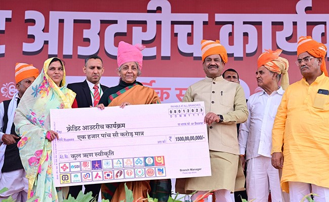 भारतीय अर्थव्यवस्था देश के लोगों के योगदान से लगातार मजबूत हो रही : ओम बिरला