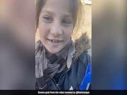 अफगानी बच्ची सड़क पर पेन बेच रही थी, अजनबी महिला ने उसके साथ किया कुछ ऐसा, देख पसीज उठेगा दिल अफगानी बच्ची सड़क पर पेन बेच रही थी, अजनबी महिला ने उसके साथ किया कुछ ऐसा, देख पसीज उठेगा दिल