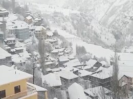 हिमाचल प्रदेश: सफेद चादर से ढका लाहौल स्पीति, लगातार दूसरे दिन हो रही है बर्फबारी हिमाचल प्रदेश: सफेद चादर से ढका लाहौल स्पीति, लगातार दूसरे दिन हो रही है बर्फबारी