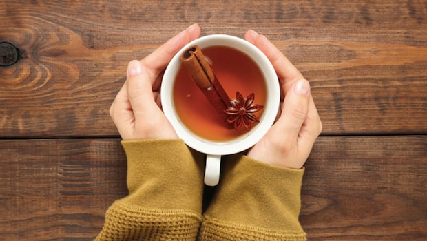 How To Make 3-Ingredient Cinnamon Tea For A Healthy Immunity