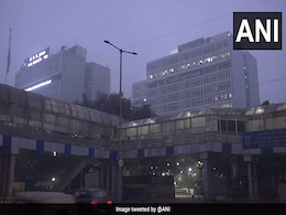 Several Flights Delayed, 16 Trains Late Due To Low Visibility In Delhi Several Flights Delayed, 16 Trains Late Due To Low Visibility In Delhi