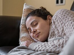 Sleeping Positions: सोने के लिए कौन सी पॉजिशन सबसे खराब है? जानिए करवट लेकर सोना चाहिए या पीठ के बल Sleeping Positions: सोने के लिए कौन सी पॉजिशन सबसे खराब है? जानिए करवट लेकर सोना चाहिए या पीठ के बल