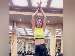 Shilpa Shetty ने शेयर किया Belly Dance का वीडियो, पतली कमर पाने के लिए लेडीज 5 मिनट डेली करें! Shilpa Shetty ने शेयर किया Belly Dance का वीडियो, पतली कमर पाने के लिए लेडीज 5 मिनट डेली करें!