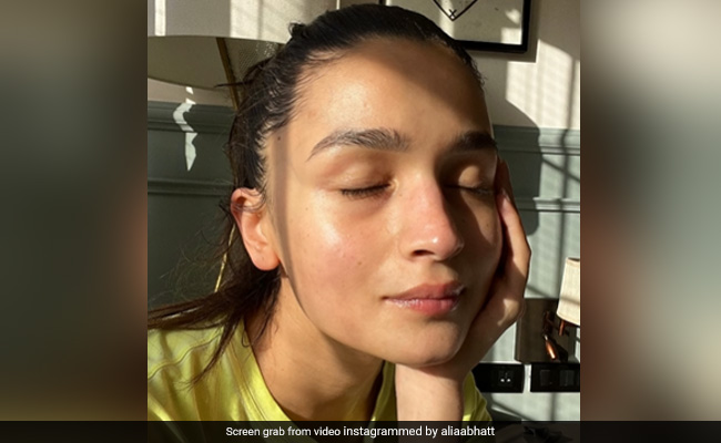Alia Bhatt's No-Filter Selfie Is As Real As It Gets