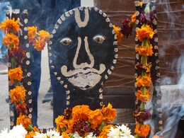 Shani राशि गोचर कुछ राशियों पर पड़ सकता है भारी, जानिए किन्हें शनि की साढ़े साती से संभलकर रहने की है जरूरत  Shani राशि गोचर कुछ राशियों पर पड़ सकता है भारी, जानिए किन्हें शनि की साढ़े साती से संभलकर रहने की है जरूरत