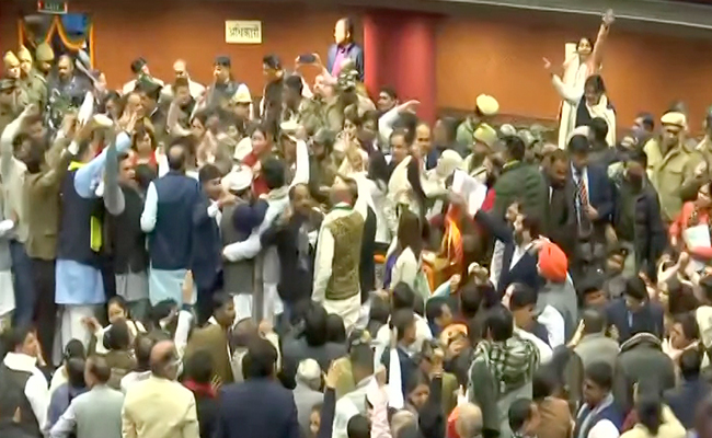 BJP, AAP Members Clash Before Delhi Mayor Elections Inside Civic Centre