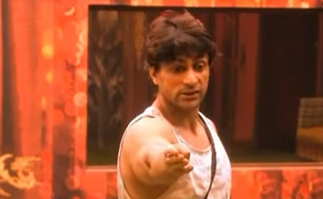 <i>Bigg Boss 16</i>: Shalin Bhanot, Unhappy In The House, Asks To Be Nominated For Eviction
