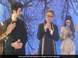 Aamir Khan Sings <i>Aaye Ho Meri Zindagi Mein</i>, With Kartik Aaryan By His Side Aamir Khan Sings <i>Aaye Ho Meri Zindagi Mein</i>, With Kartik Aaryan By His Side