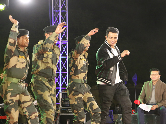 Jai Jawan: Sonu Sood Gets Emotional During Performance On '<i>Border</i>' Song