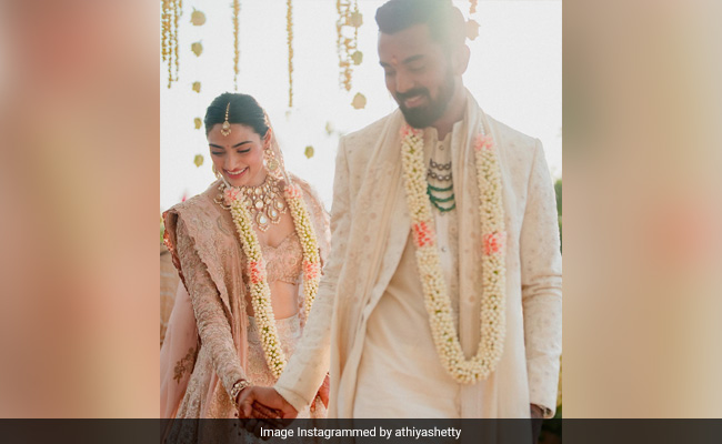 Suniel Shetty Posts Pic OF Athiya-KL Rahul's <i>Phera</i>s: "Sometimes The Right Place Is A Person"