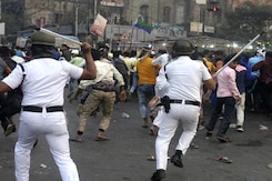 Kolkata Cops Lathi-Charge Indian Secular Front Protesters; Several Injured Kolkata Cops Lathi-Charge Indian Secular Front Protesters; Several Injured