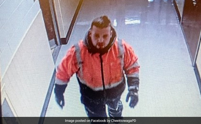 Man Praised For Breaking Into School And Rescuing Dozens From US Storm