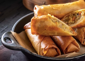 Weekend Special: 5 Crispy Non-Veg Snacks You Can Make Under 30 Mins Weekend Special: 5 Crispy Non-Veg Snacks You Can Make Under 30 Mins