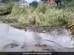 Old Video Shows Scary Sinkhole In Kenya Swallowing Everything In Its Path Old Video Shows Scary Sinkhole In Kenya Swallowing Everything In Its Path