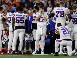 NFL Player Given CPR After Collapsing On Field, Critical, Players Weep NFL Player Given CPR After Collapsing On Field, Critical, Players Weep