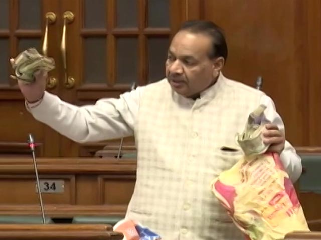 AAP MLA Shows Wads Of Cash In Delhi Assembly, Claims Bribe, Threat To Life