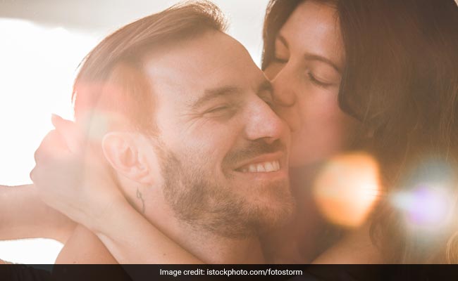 8 Steamy Songs That Need To Be Added To Your Sex Playlist Right Away