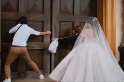 Watch: Jammed Doors Of Church Delays Bride's Entry At Her Wedding Watch: Jammed Doors Of Church Delays Bride's Entry At Her Wedding