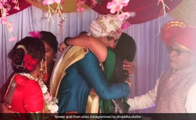 Watch: Woman Gatecrashes Her Brother's Wedding, Gets Mixed Reactions