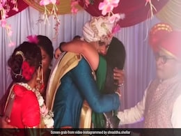 Watch: Woman Gatecrashes Her Brother's Wedding, Gets Mixed Reactions Watch: Woman Gatecrashes Her Brother's Wedding, Gets Mixed Reactions