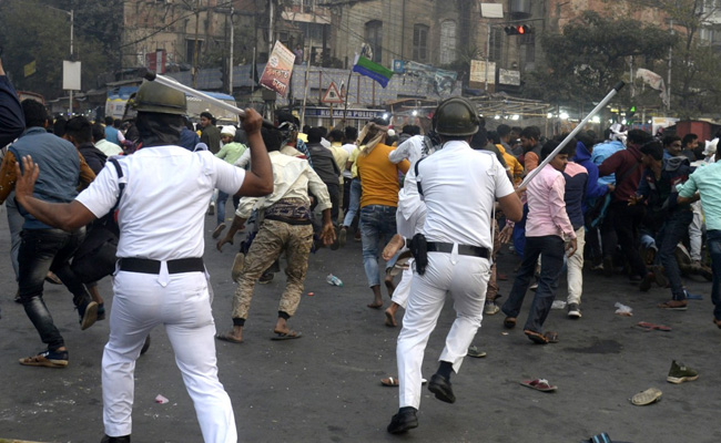 Kolkata Cops Lathi-Charge Indian Secular Front Protesters; Several Injured