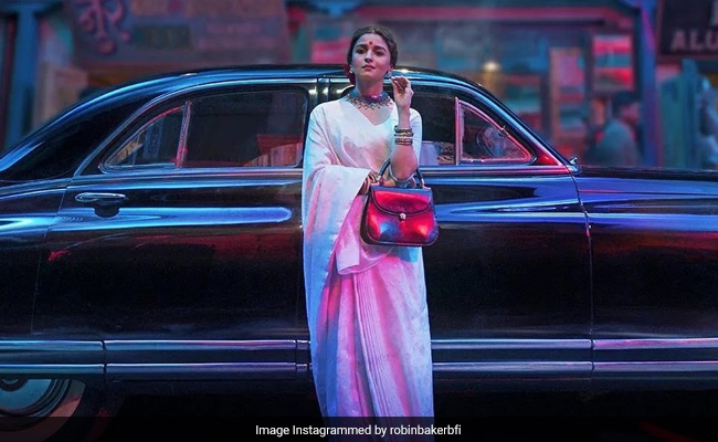 British Film Institute Curator Praises Alia Bhatt's Performance In <i>Gangubai Kathiawadi</i>. Her Reaction