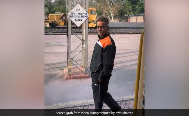 This Video Of Father Dropping His Son At Railway Station Makes Internet Emotional