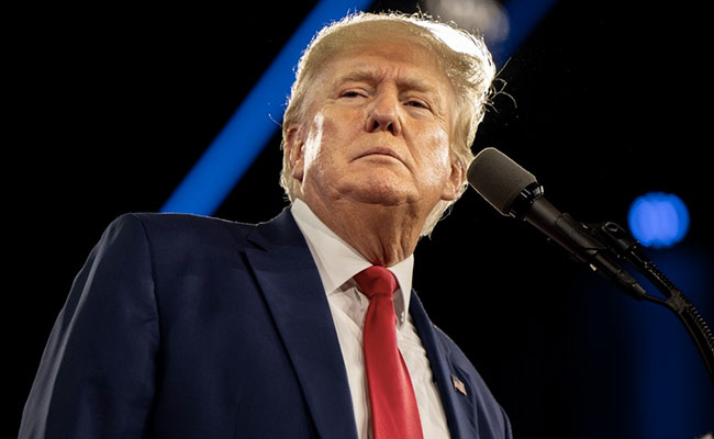 Trump urges Facebook to reinstate his account as he prepares for 2024 run