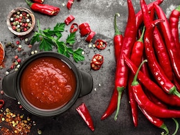 Red Chilli Side Effects: स्पाइसी खाने के हैं शौकीन और करते हैं लाल मिर्च का ज्यादा सेवन, तो जान लें ये बड़े नुकसान Red Chilli Side Effects: स्पाइसी खाने के हैं शौकीन और करते हैं लाल मिर्च का ज्यादा सेवन, तो जान लें ये बड़े नुकसान