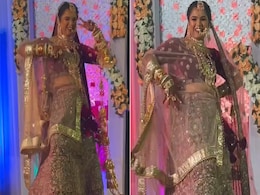 स्टेज पर चढ़कर भोजपुरी सॉन्ग पर दुल्हन ने लगाए ठुमके, 'पतली कमरैया मोरी' गाने पर उड़ा दिया गर्दा स्टेज पर चढ़कर भोजपुरी सॉन्ग पर दुल्हन ने लगाए ठुमके, 'पतली कमरैया मोरी' गाने पर उड़ा दिया गर्दा