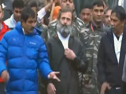 राहुल गांधी पहली बार "भारत जोड़ो यात्रा" में जैकट पहने आए नजर राहुल गांधी पहली बार "भारत जोड़ो यात्रा" में जैकट पहने आए नजर