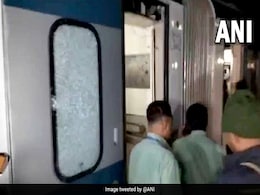Stones Thrown At Vande Bharat Train In Bengal, Window Panes Broken Stones Thrown At Vande Bharat Train In Bengal, Window Panes Broken