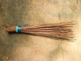 Reuse old broom: पुरानी झाड़ू फेंक देती हैं तो आज से ऐसा करना कर दें बंद, बेकार हो चुकी Broom को ऐसे करें रियूज Reuse old broom: पुरानी झाड़ू फेंक देती हैं तो आज से ऐसा करना कर दें बंद, बेकार हो चुकी Broom को ऐसे करें रियूज