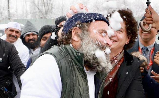 Watch: Rahul Gandhi, Sister Priyanka Gandhi's Snowball Fight In Srinagar