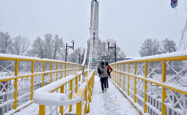 All Flights At Srinagar Airport Cancelled Amid Snowfall