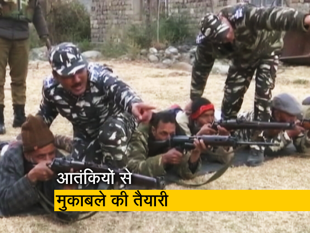 राजौरी में विलेज डिफेंस कमेटी के सदस्यों को दिए आधुनिक हथियार