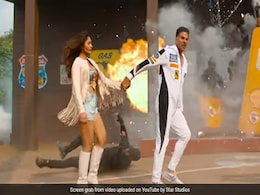 Selfiee Trailer: सुपरस्टार अक्षय कुमार अपने सबसे बड़े फैन इमरान हाशमी से करेंगे दो- दो हाथ , हट के है कहानी Selfiee Trailer: सुपरस्टार अक्षय कुमार अपने सबसे बड़े फैन इमरान हाशमी से करेंगे दो- दो हाथ , हट के है कहानी