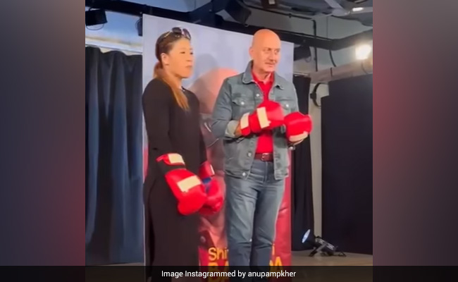 सबके सामने अनुपम खेर पर गुस्सा हो गईं बॉक्सर मैरी कॉम, अब सोशल मीडिया पर वायरल हो रहा वीडियो